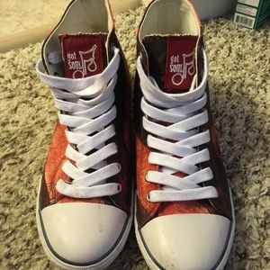 Size 7 sneakers